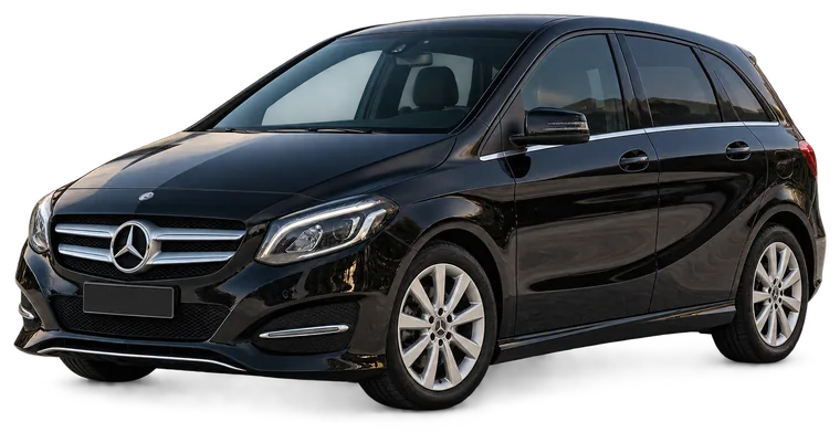Mercedes Classe B nera, vista di tre quarti